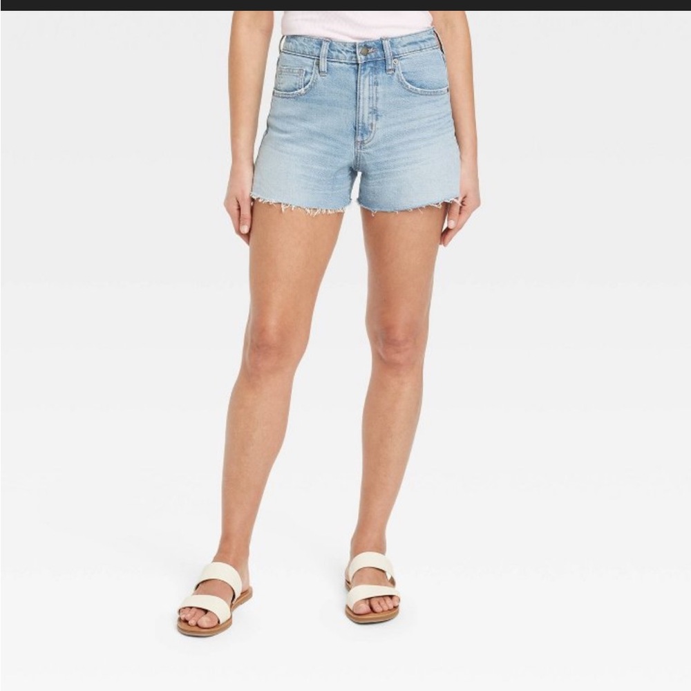 NWT Women’s High-Rise 90’s Cutoff Jeans